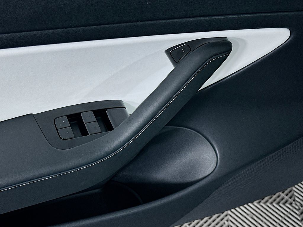 2020 Tesla Model 3 Standard Range 16