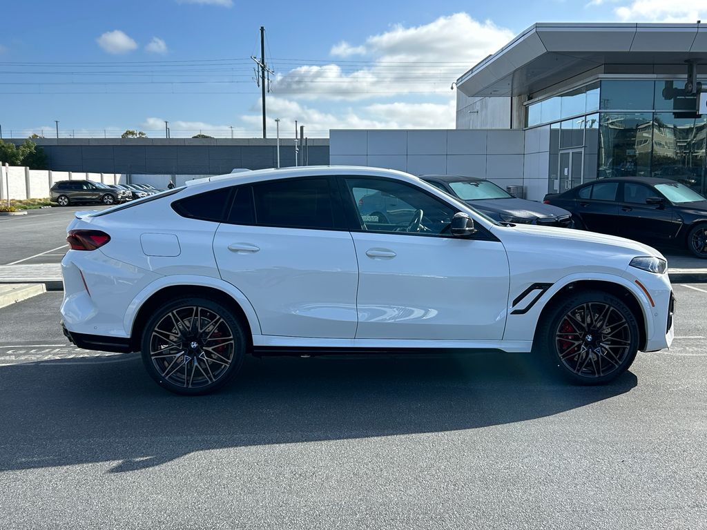 2025 BMW X6 M 6