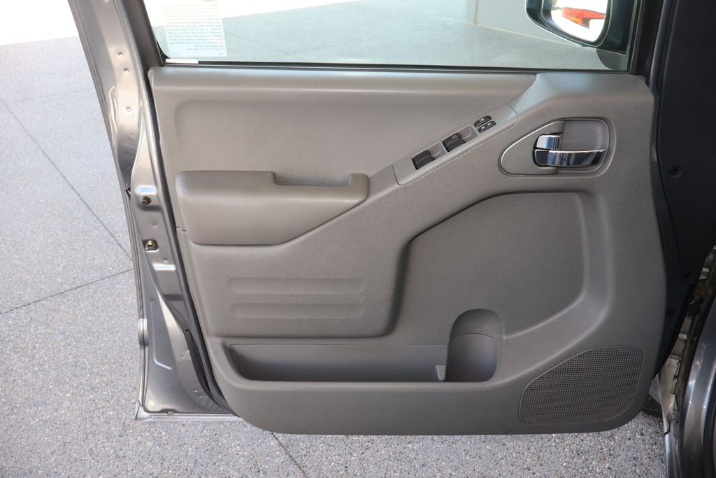 2019 Nissan Frontier SV 24