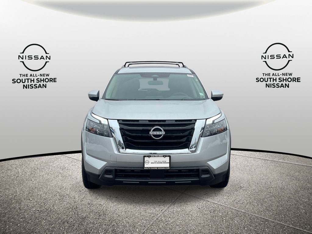 View vehicle photo 2