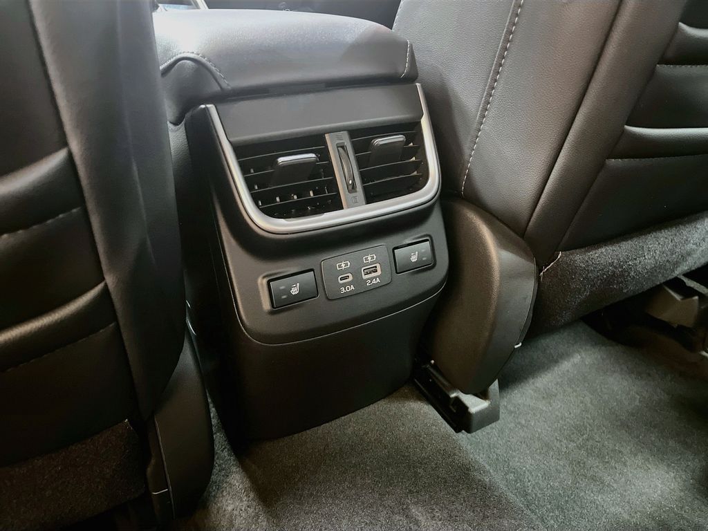 Used 2024 Crystal White Pearl Subaru Limited image 27