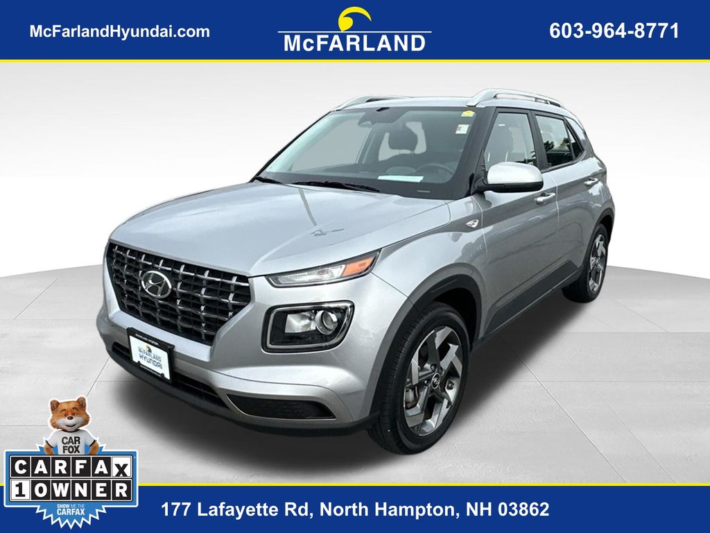 Shimmering Silver 2024 Hyundai Venue SUV / Crossover Front-Wheel Drive Continuously Variable Transmission