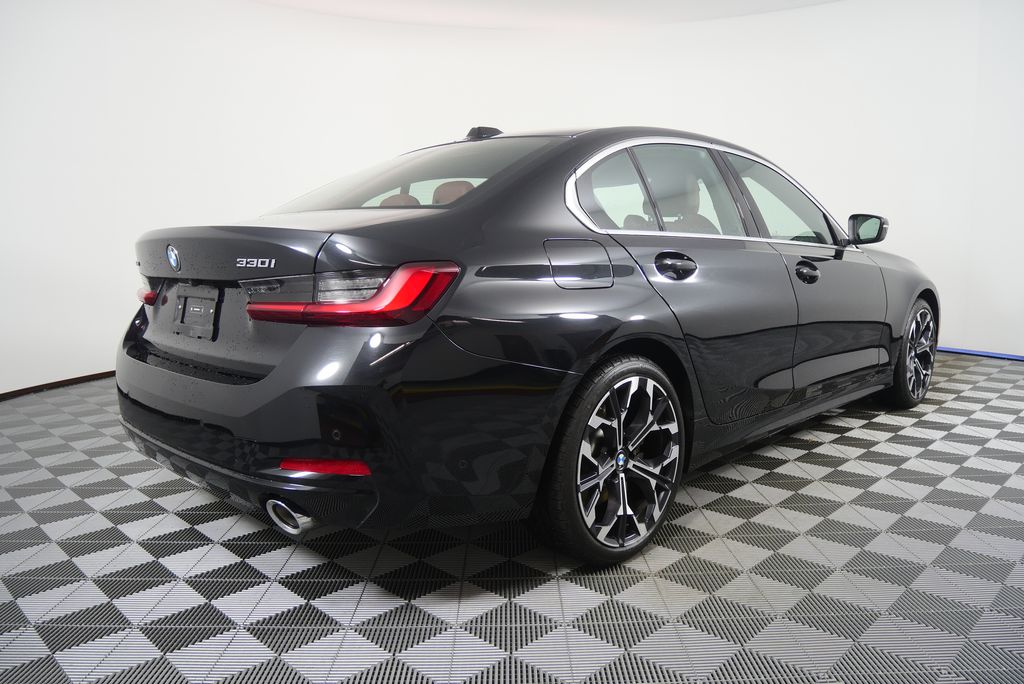 Thumbnail: 2025 BMW 3 Series - 3