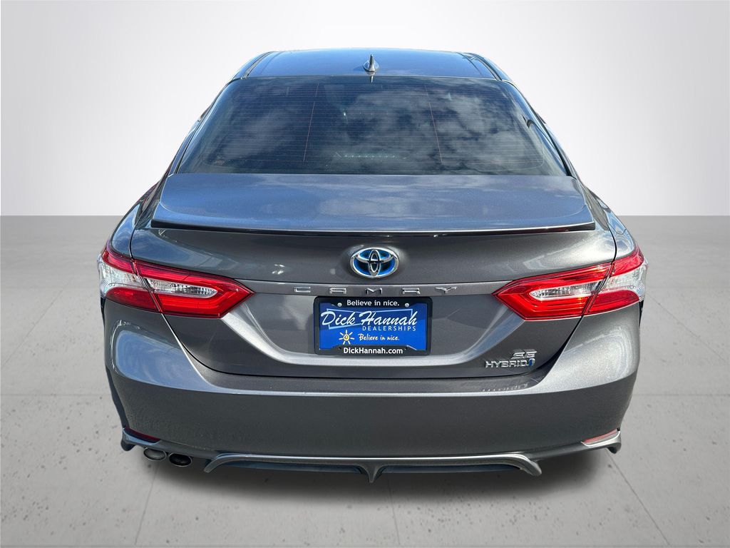 2020 Toyota Camry Hybrid SE
