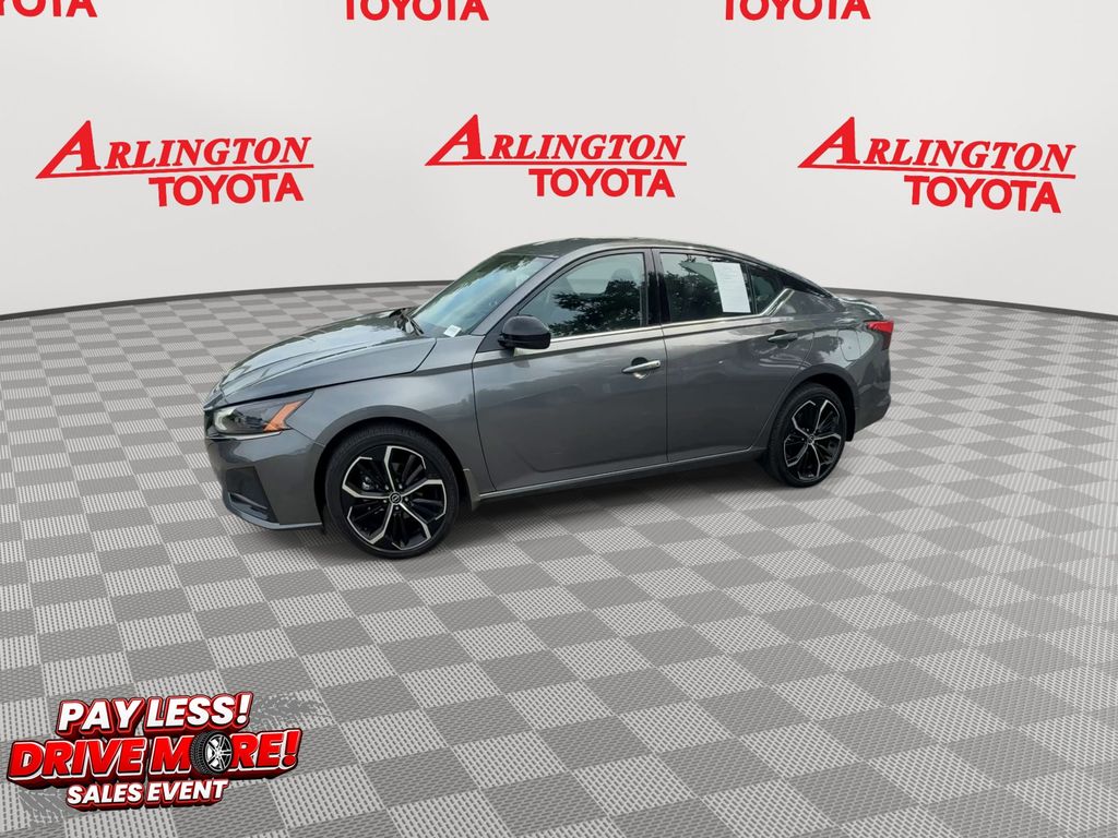 Used 2025 Nissan Altima Sedan