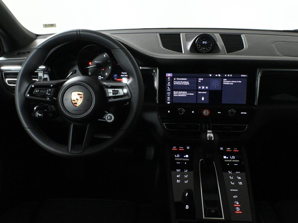 Thumbnail: 2025 Porsche Macan - 18