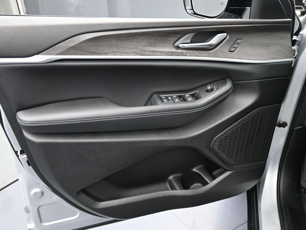 New 2025 Silver Zynith Jeep Limited image 13