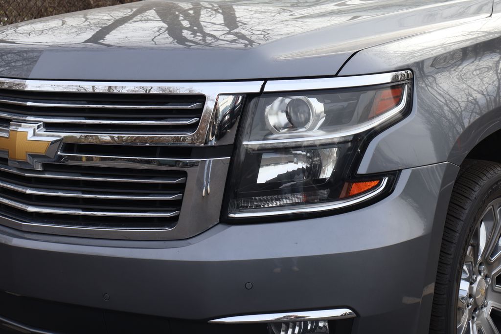 Thumbnail: 2019 Chevrolet Tahoe - 3
