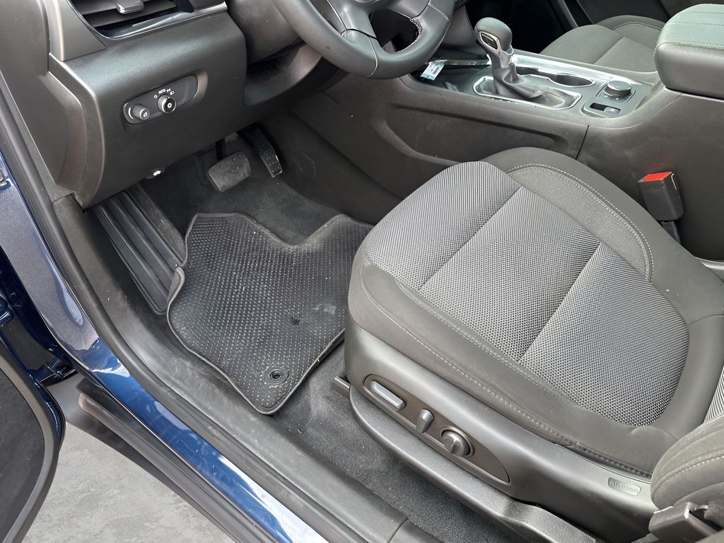 Used Car 2023 Chevrolet Traverse  Lt For Sale Under $25,000 In Austin, Texas