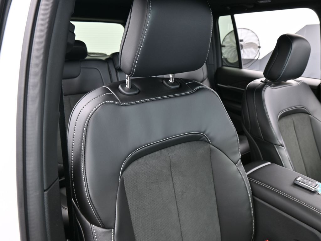 New 2026 Bright White Clearcoat Jeep Laredo image 39