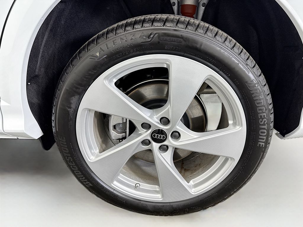 Thumbnail: 2025 Audi Q5 - 31