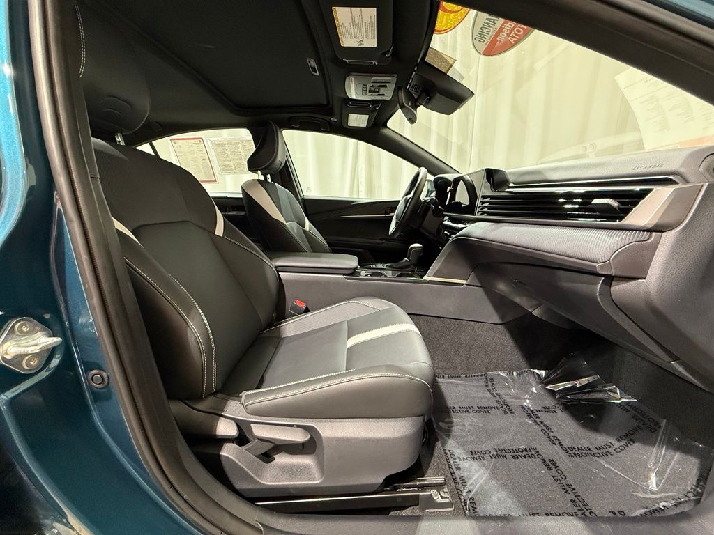 Thumbnail: 2025 Toyota Camry - 22