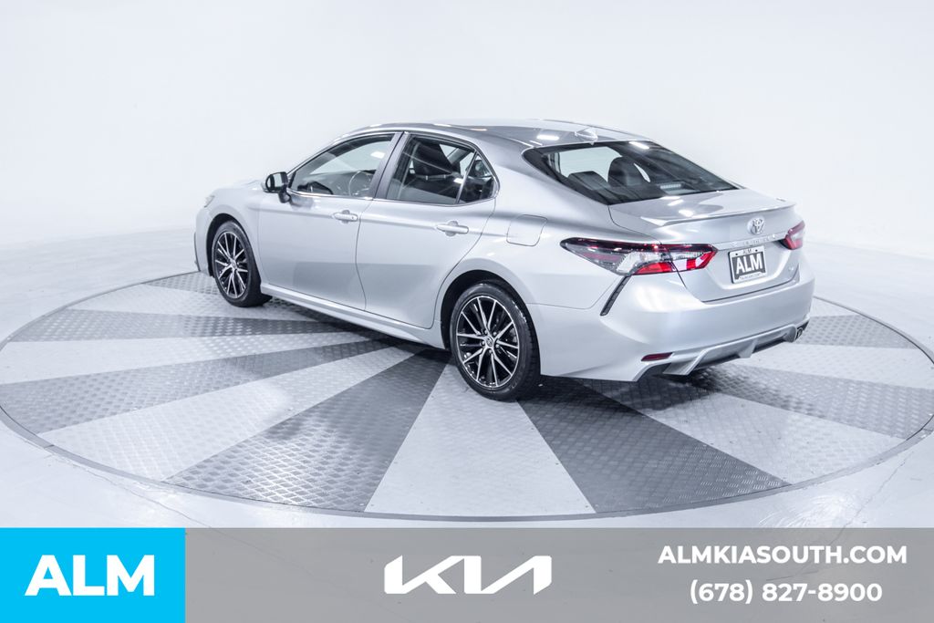 2023 Toyota Camry SE photo 7