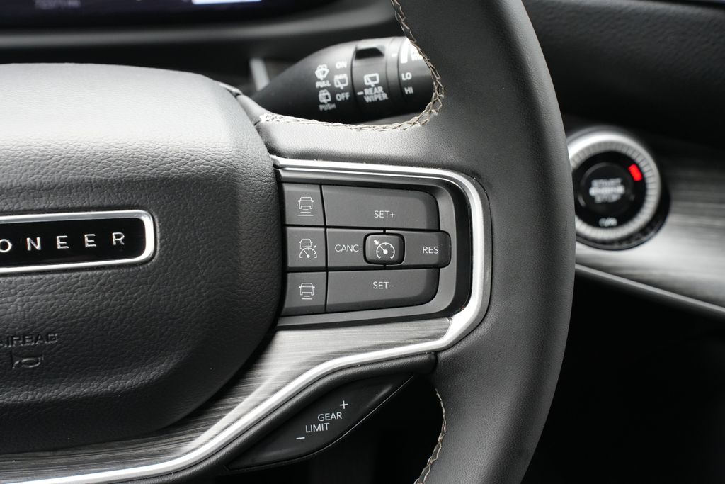2024 Jeep Wagoneer Series III White at River Oaks CDJR