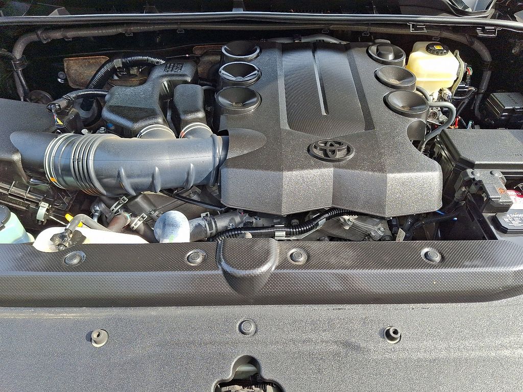 2020 Toyota 4Runner Limited 28