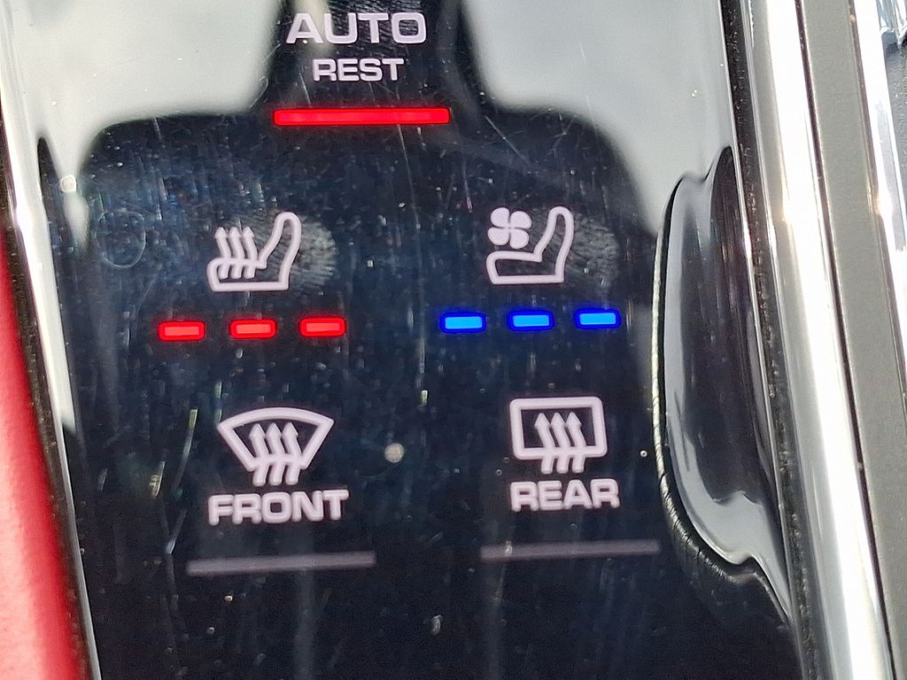 2021 Porsche Cayenne Turbo 27