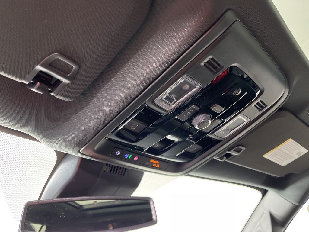 Thumbnail: 2026 Chevrolet Suburban - 32