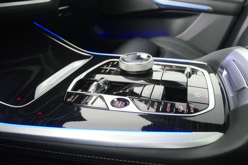 Thumbnail: 2024 BMW X7 - 28