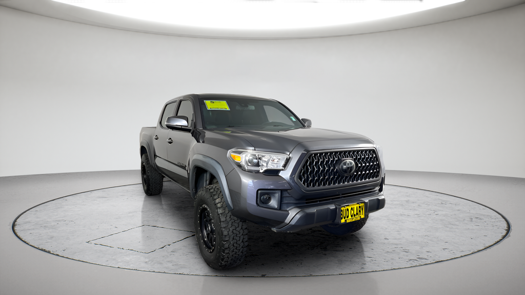 Magnetic Gray Metallic 2018 Toyota Tacoma Pickup Truck Four-Wheel Drive 6-Speed Manual
