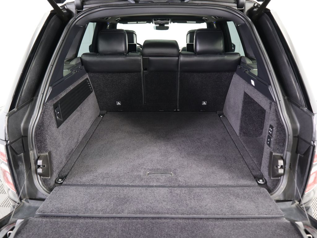 Thumbnail: 2022 Land Rover Range Rover - 28
