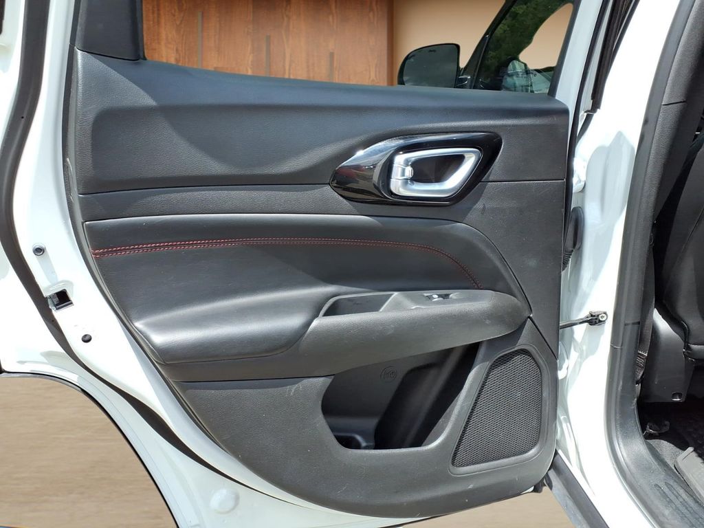 JeepCompass26