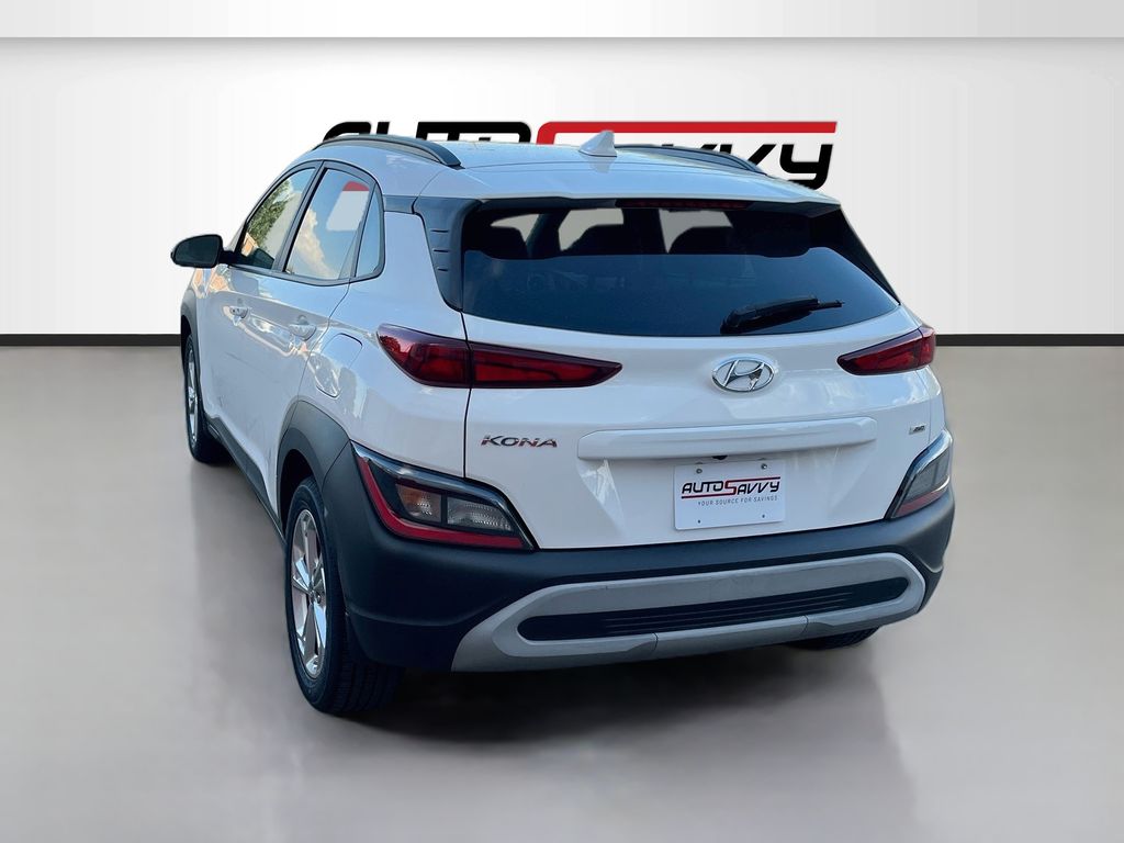 Used 2022 White Hyundai SEL image 5