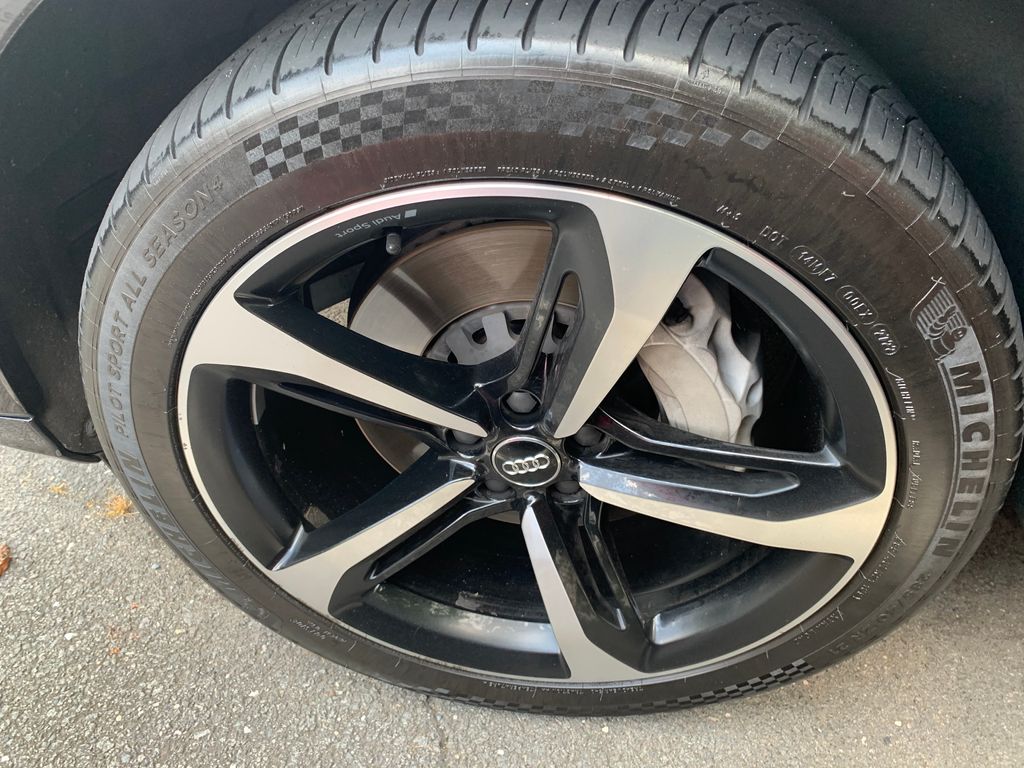Thumbnail: 2019 Audi Q7 - 7