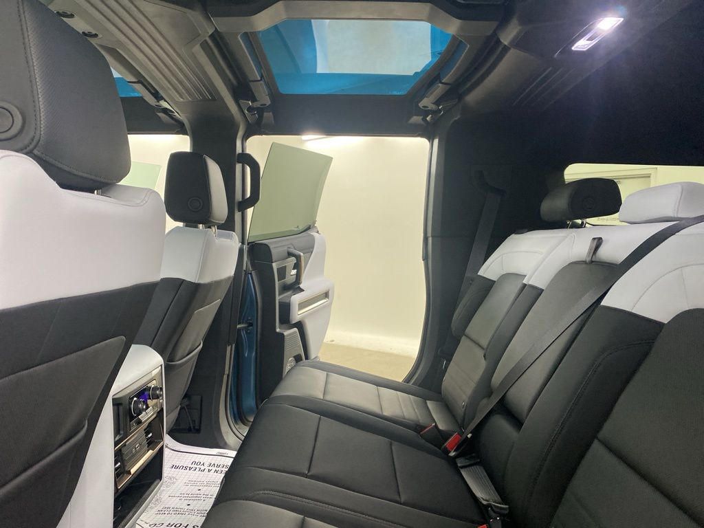2024 GMC HUMMER EV SUV 3X photo