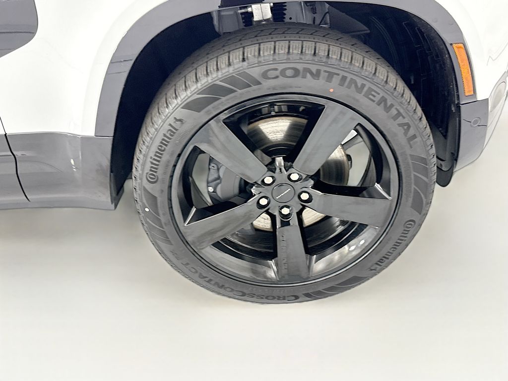 Thumbnail: 2026 Land Rover Defender - 31