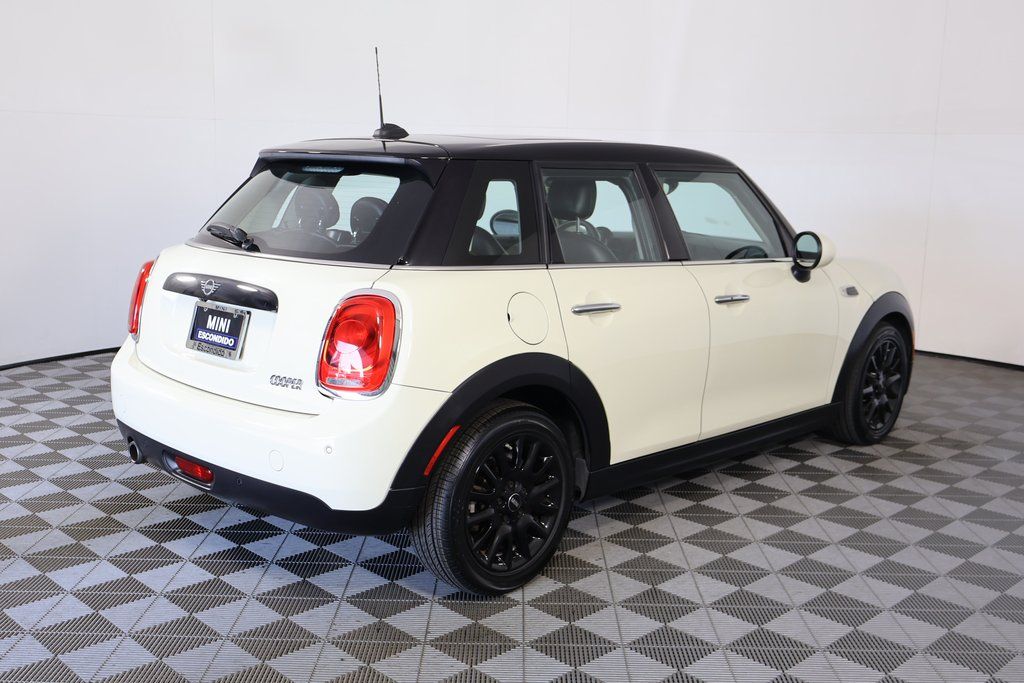 Thumbnail: 2019 MINI Cooper - 4