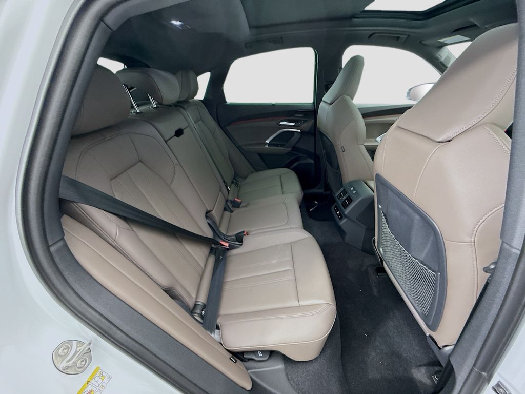 Thumbnail: 2025 Audi Q5 - 22