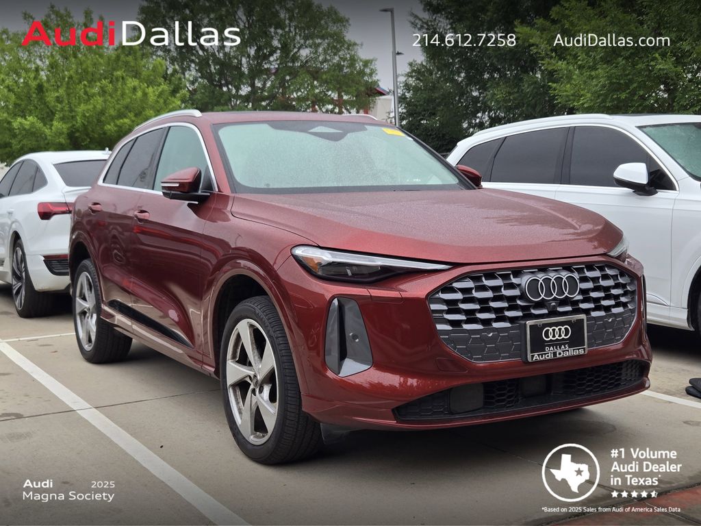 Grenadine Red Metallic 2025 Audi Q5 quattro Premium Plus 40 TFSI SUV / Crossover All-Wheel Drive 7-Speed Automatic