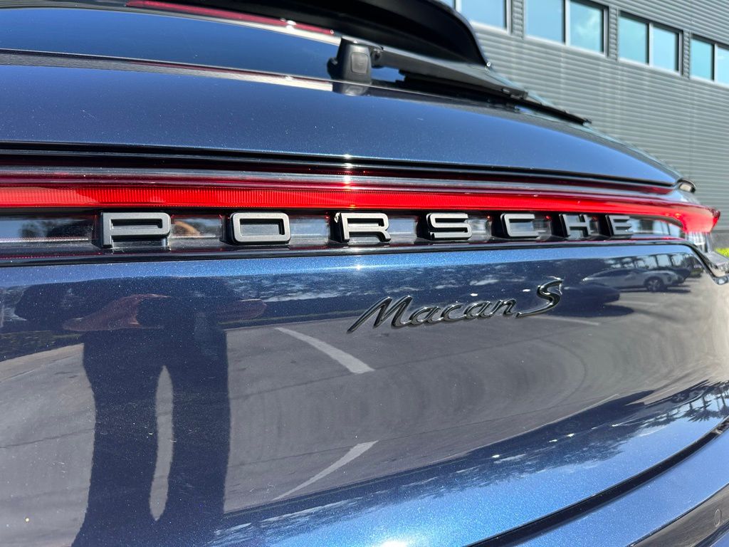 Thumbnail: 2023 Porsche Macan - 14