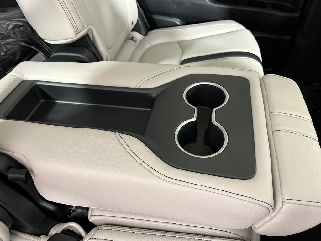 Thumbnail: 2026 Honda Pilot - 9