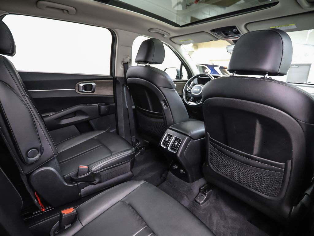 Thumbnail: 2022 Kia Sorento - 27