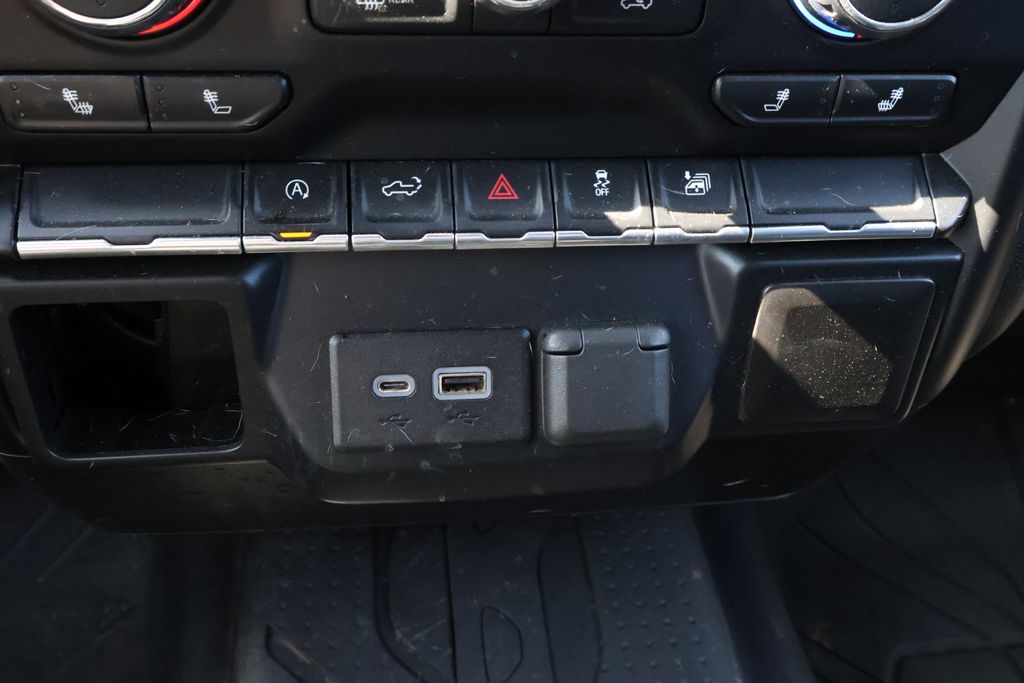 Thumbnail: 2019 Chevrolet Silverado 1500 - 26