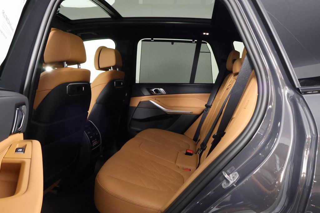 Thumbnail: 2026 BMW X5 - 6