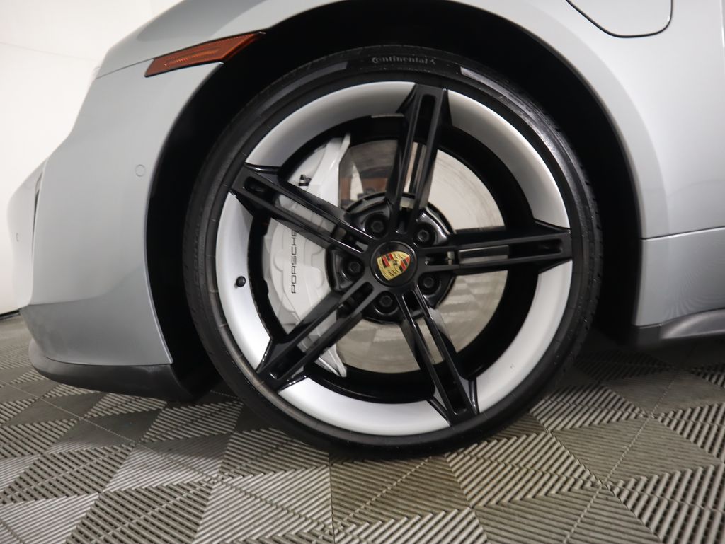 Thumbnail: 2020 Porsche Taycan - 31
