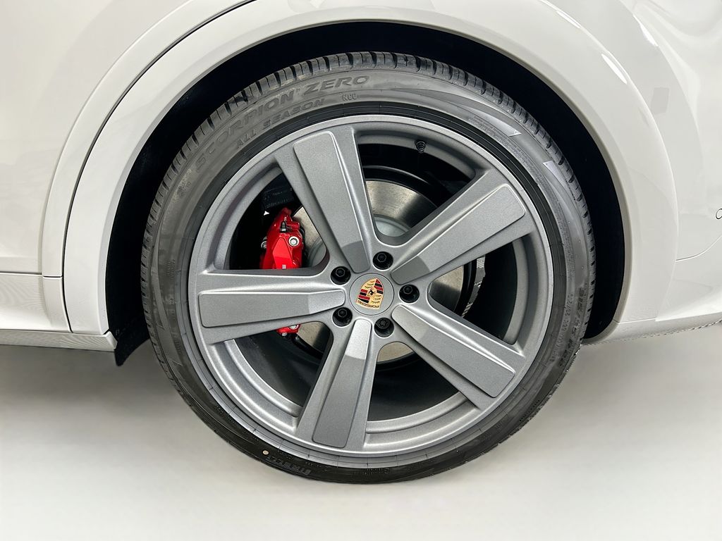 Thumbnail: 2026 Porsche Cayenne - 32