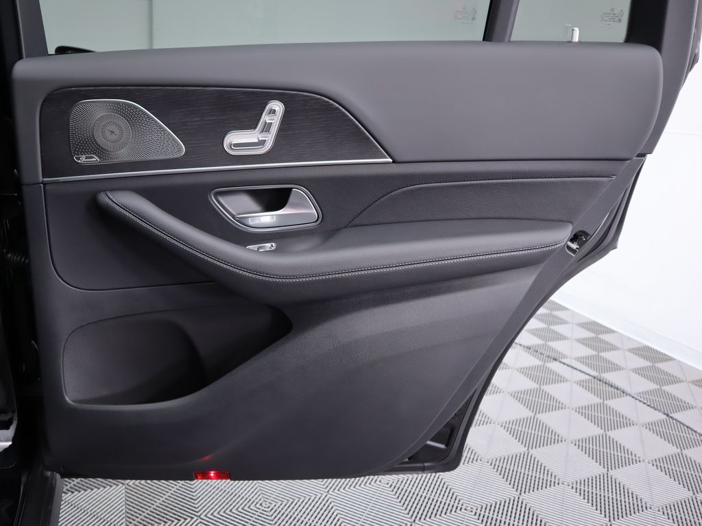 2024 Mercedes-Benz GLS 450 4MATIC 28