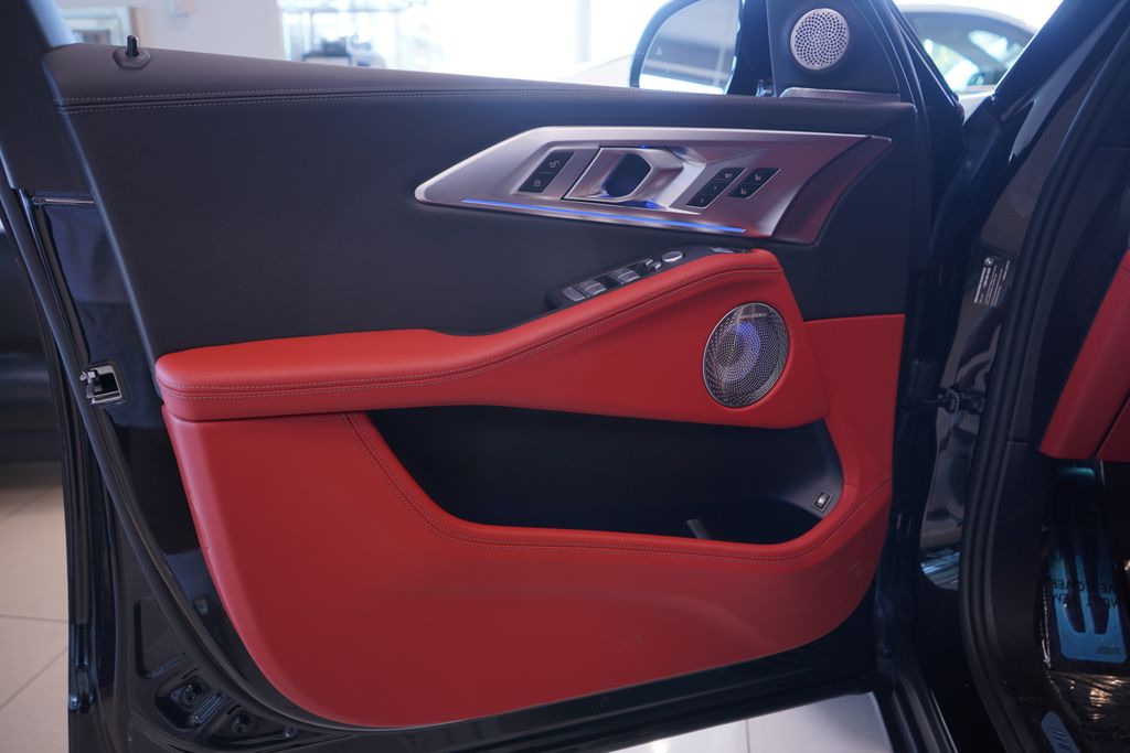 Thumbnail: 2026 BMW XM - 17