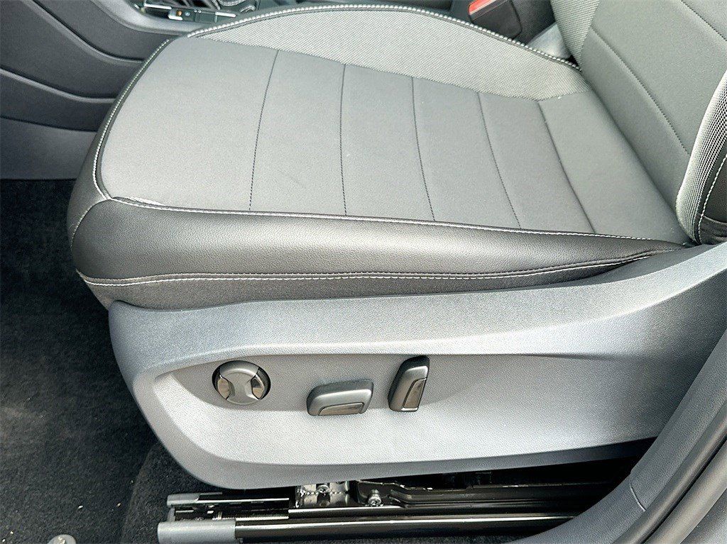New 2024 Silver Volkswagen 1.5T SE image 20