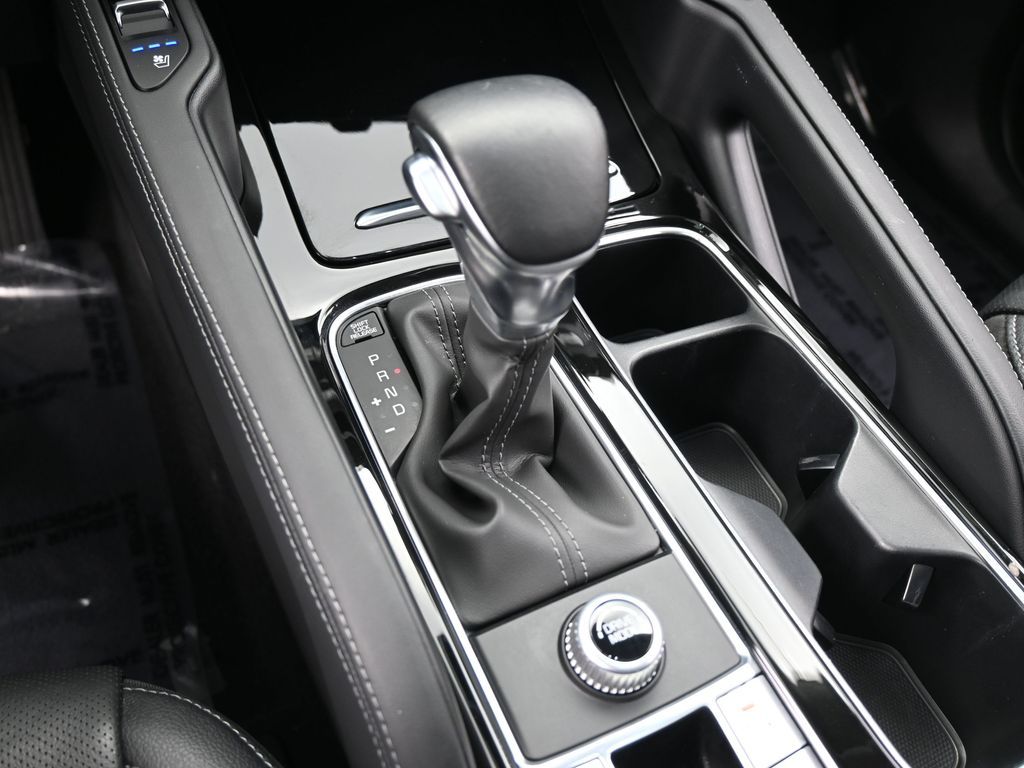 Used 2023 Glacial White Pearl Kia EX image 24