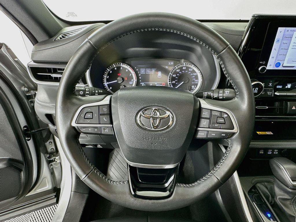 Thumbnail: 2024 Toyota Highlander - 11