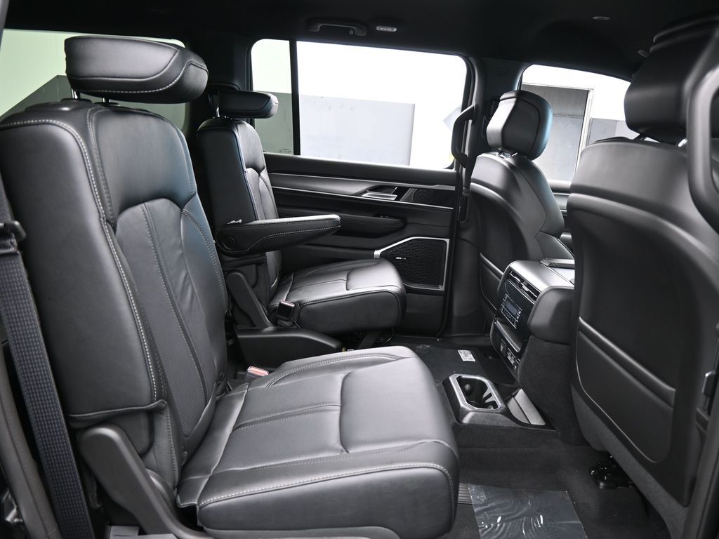 New 2026 High Gloss Black Jeep Limited Altitude image 41