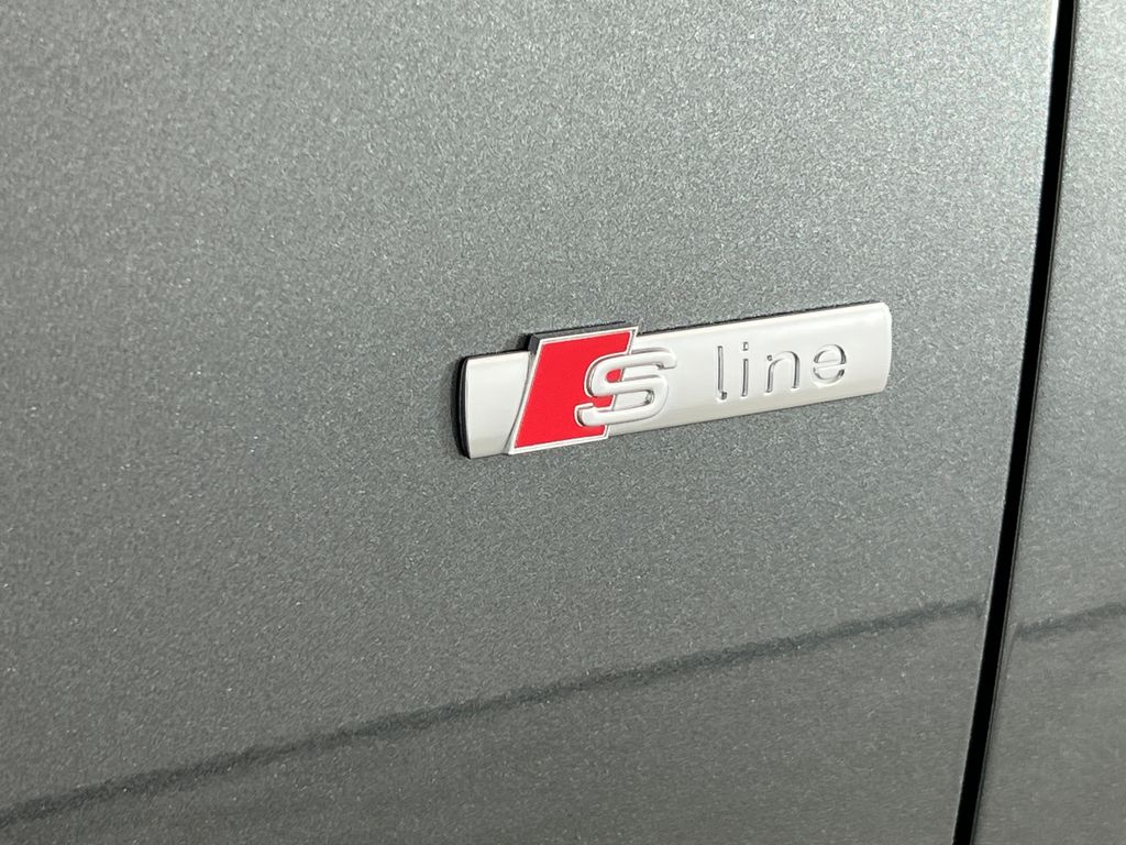 Thumbnail: 2025 Audi Q3 - 12