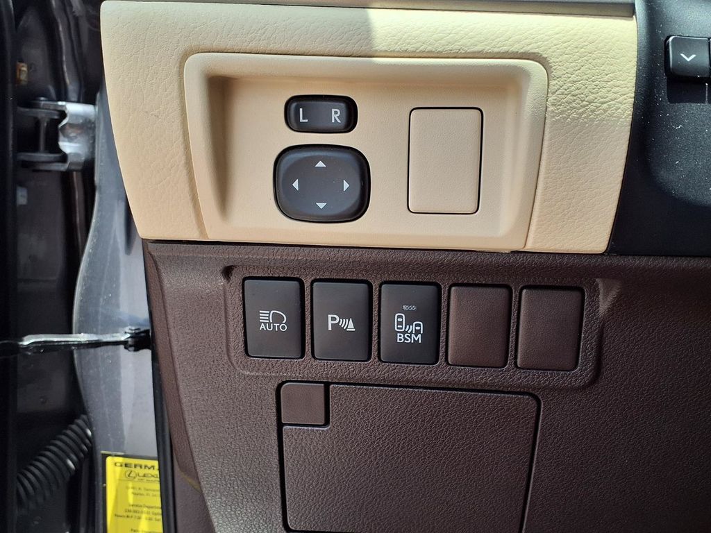 Used 2017 Lexus ES Sedan