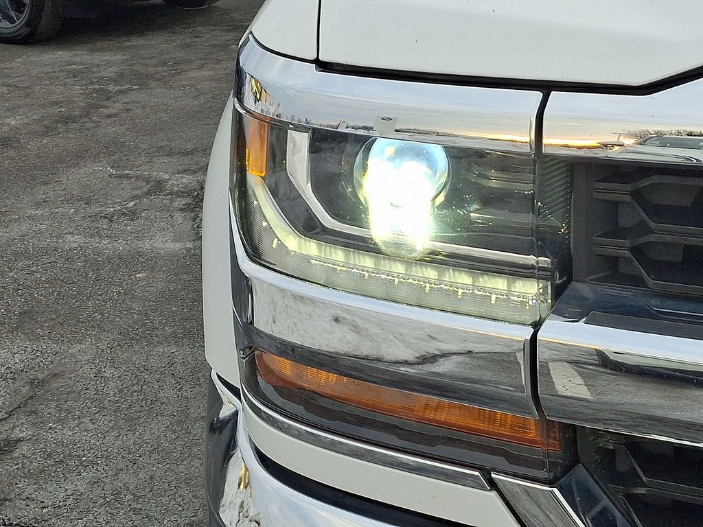 Thumbnail: 2017 Chevrolet Silverado 1500 - 9