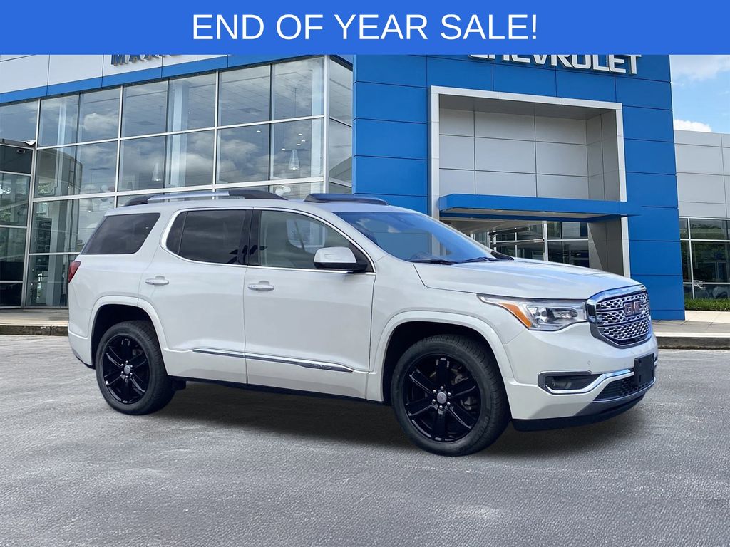 2017 GMC Acadia Denali's photo