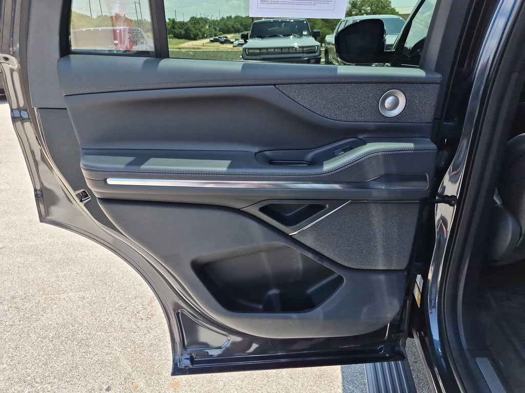 Used Car 2025 Lincoln Navigator  Reserve For Sale Under $90,000 In Austin, Texas